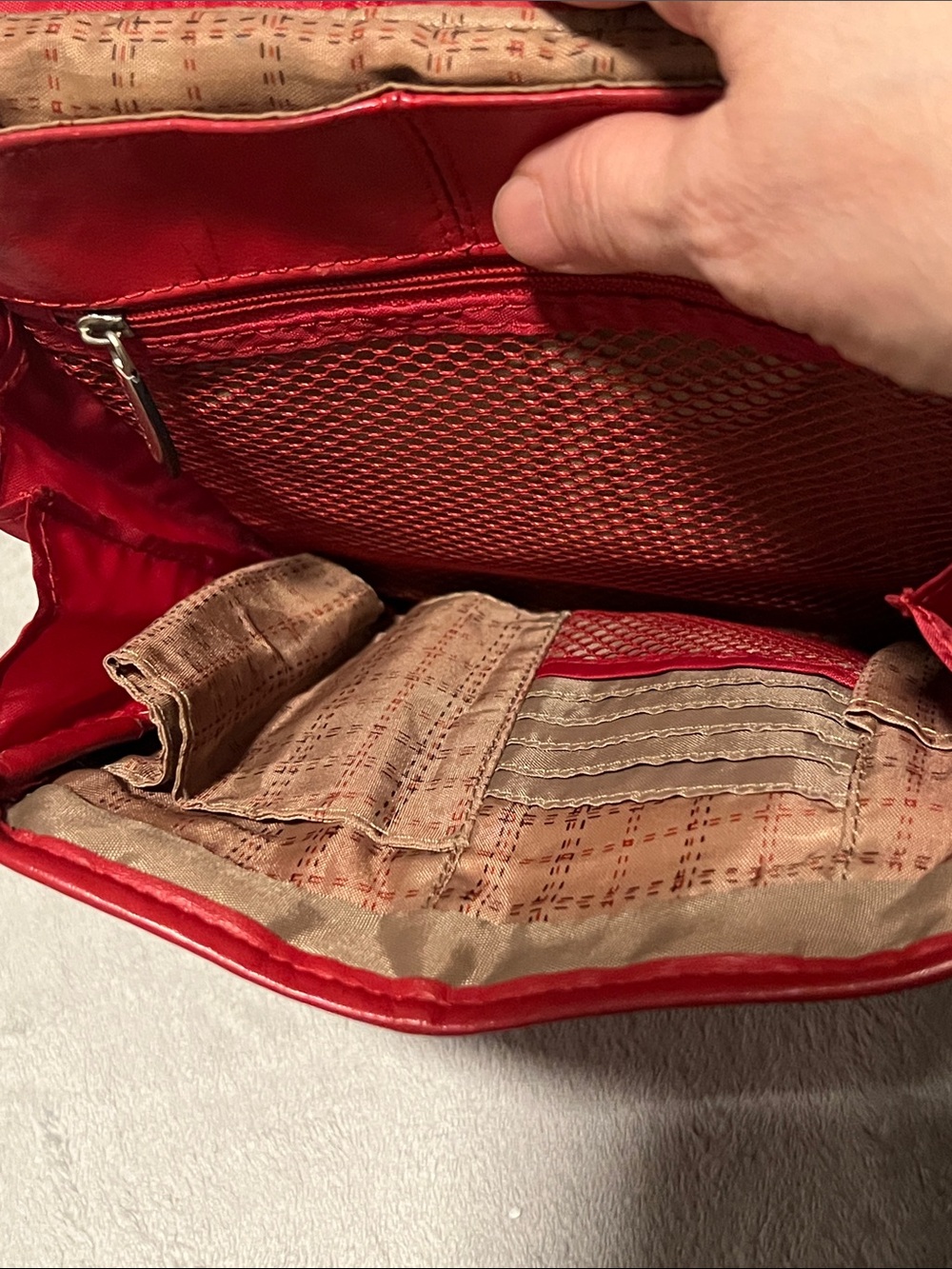 Travelon Red Crossbody Travel Bag-EUC - Picture 10 of 12